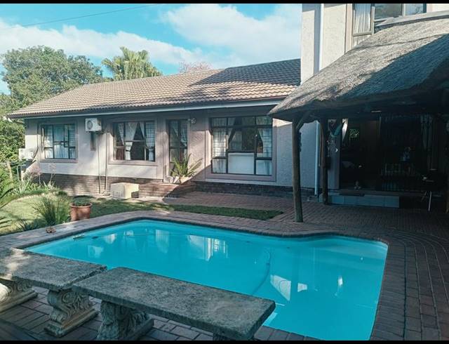 4 BEDROOM HOUSE FOR SALE IN THE WOLDS